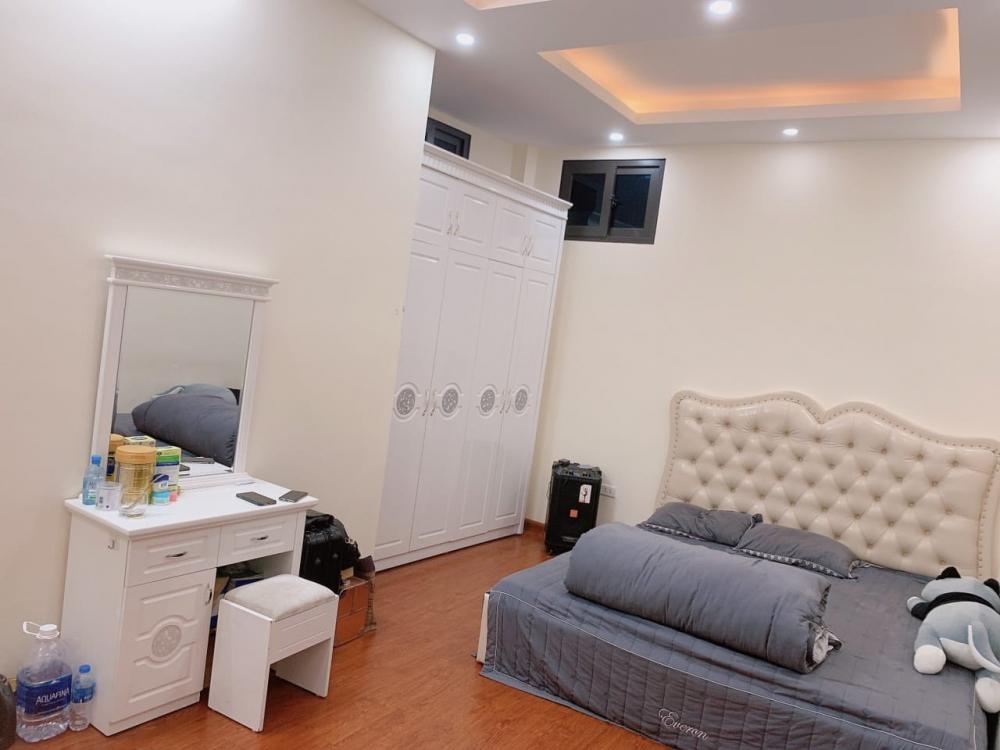 Bán nhà phố Cự Lộc: 49M2*5 tầng,  ngõ rộng ô tô , nhỉnh 4tỷ xíu, 0359793895.