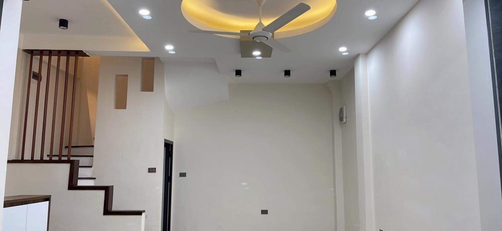 Bán nhà Quan Nhân, nhà mặt ngõ, lô góc DT 28m xây 5 tầng ,cách phố 20m.Tiện ở KD SPA.LH