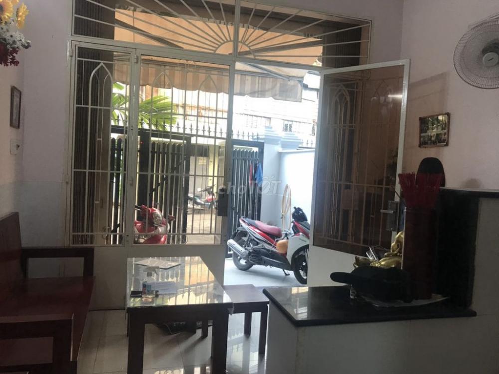 Bán nhà mặt tiền đường Quận Tân Phú