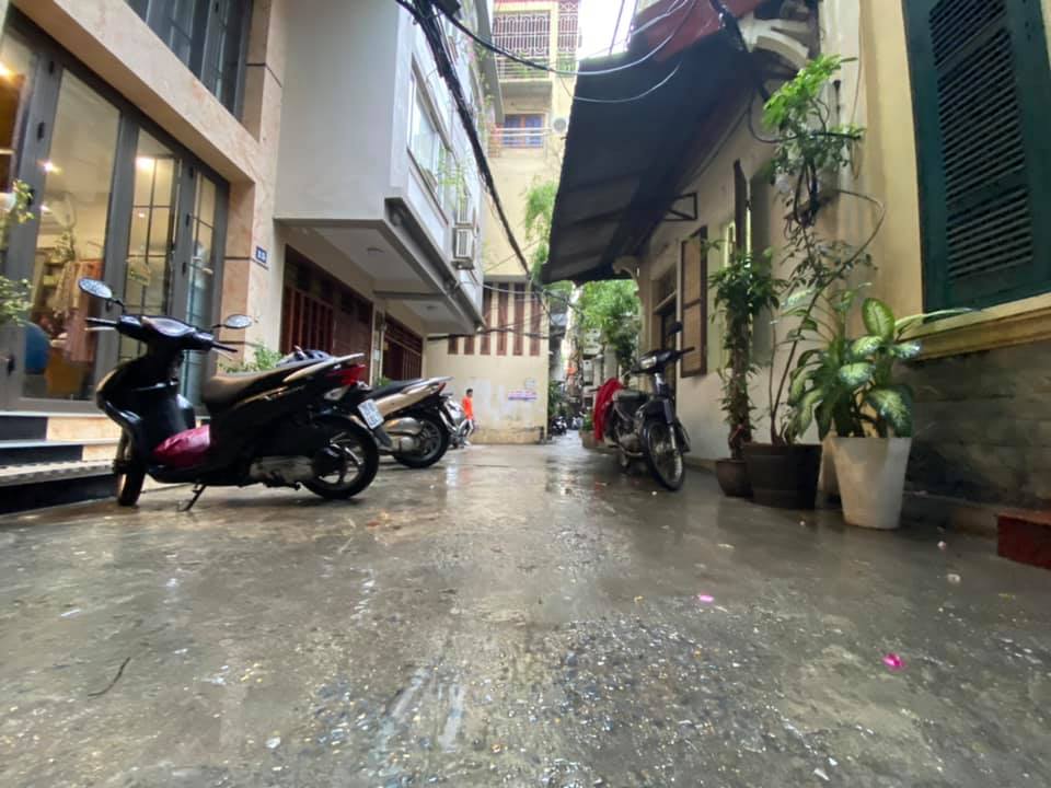 BÁN BIỆT THỰ NGỌC THỤY, LONG BIÊN. DT 120m2, MT 6m. GIÁ CHÀO 11.8 TỶ. Ô TÔ VÀO NHÀ - GẦN