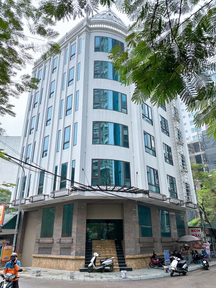 Duy nhất Tòa văn phòng phố Huỳnh Thúc Kháng, Đống Đa, Lô góc 76m x 8T giá chào 35 tỷ