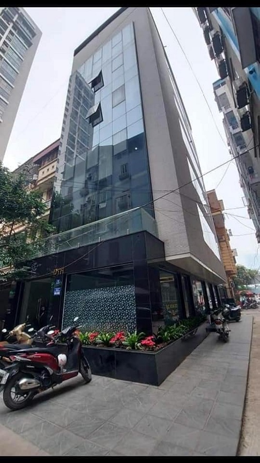 Bán tòa nhà 8 tầng phố Tam Khương, DT 120 m, MT 6.5, 230 tr.