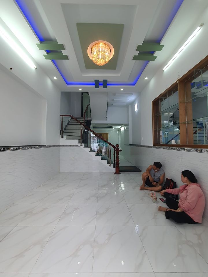 NHÀ 3 TẦNG MỚI VÀO Ở NGAY. 3 tầng BTCT, 4 x13, 54m2, 5.1 tỷ