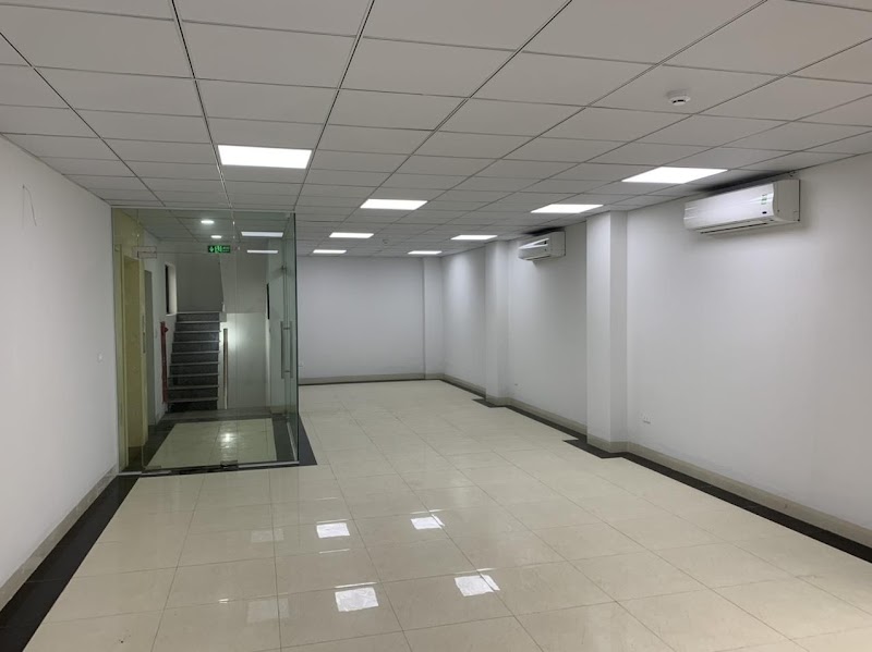 BÁN NHÀ VĂN PHÒNG, HOÀNG QUỐC VIỆT, 80M2 X 8T X MT4.8M X34 TỶ, NHÀ MỚI ĐẸP