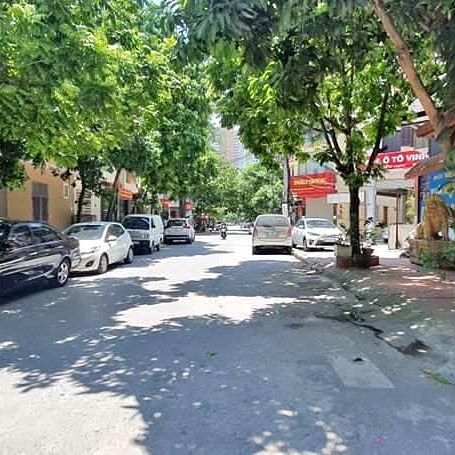 Bán nhà ngõ 210 Hoàng Quốc Việt, Cầu Giấy 80m2 giá 27 tỷ