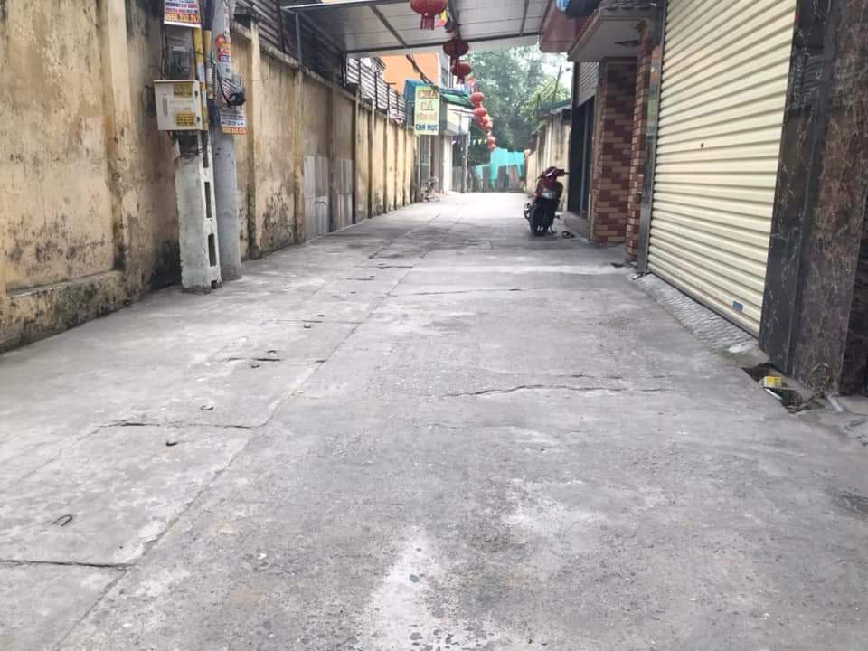 Bán gấp nhà Văn Điển Thanh Trì. Ô tô đỗ cửa. DT 45m, 4 tầng. Giá 3tỷ hơn