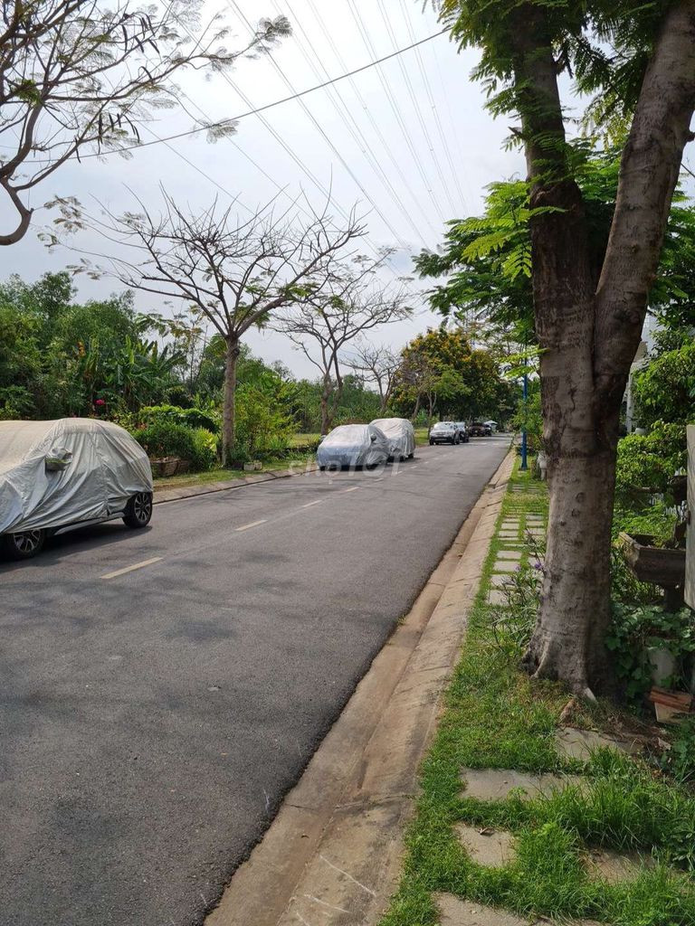 Cần bán nhà phố liền kề view sông Phường Phú Hữu, Quận 9, Tp Hồ Chí Minh