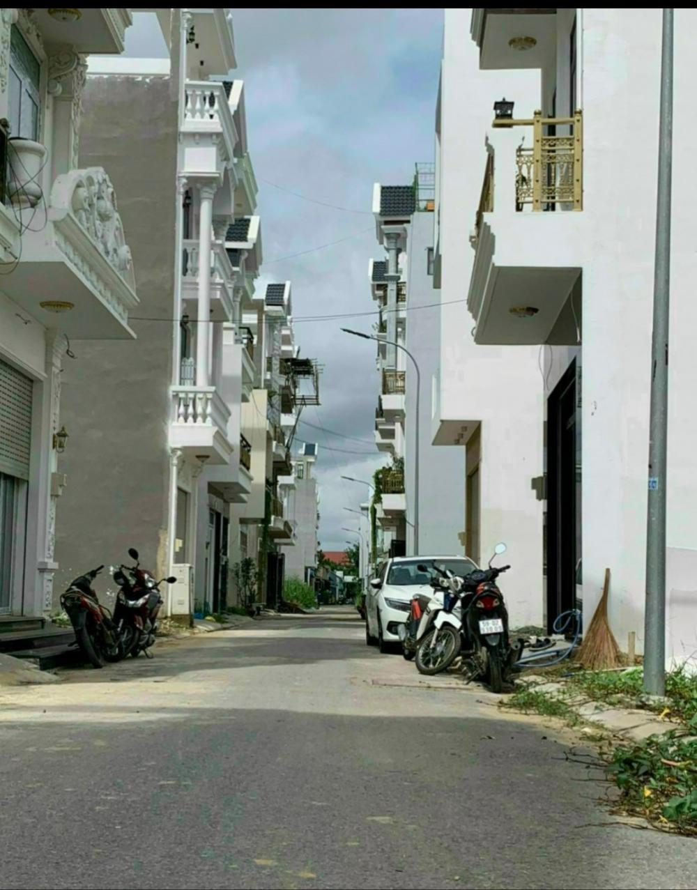 Chính chủ cần bán nhà ở liền kề 1 trệt 2.5 lầu ở  Quận Bình Tân, TP Hồ Chí Minh