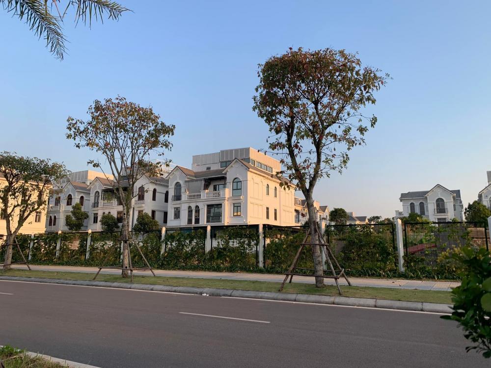BÁN BIỆT THỰ KHU VIỆT HƯNG,ĐỨC GIANG, LONG BIÊN, 200M*4T, 32 TỶ, ĐẲNG CẤP, FULL NỘI THẤT