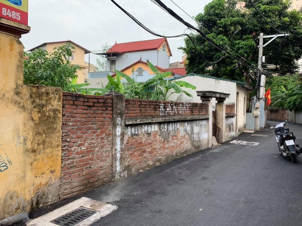 CẦN BÁN! Lô đất đẹp Đàm Quang Trung , ngõ thông , rộng , ô tô vào đất , DT 53m2 ,MT4m